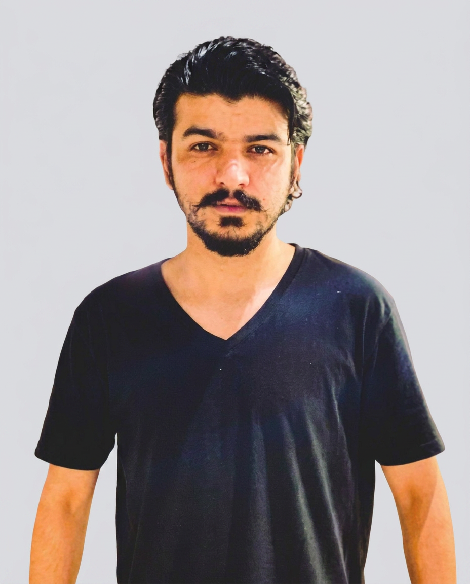 Portrait of Hashim Saleem, Senior Product Designer at TowerDesk